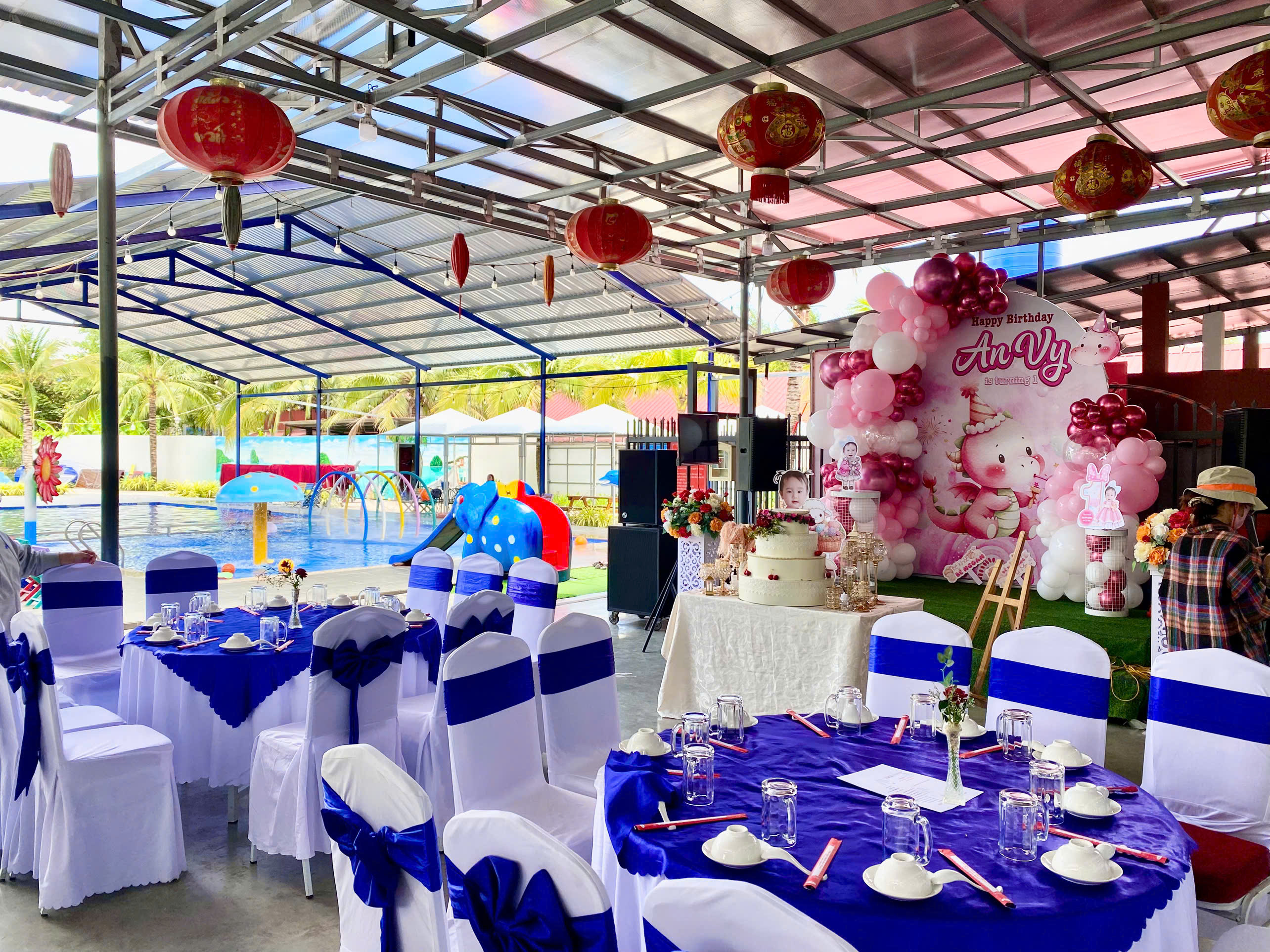 Tiệc sinh nhật Phú Điền