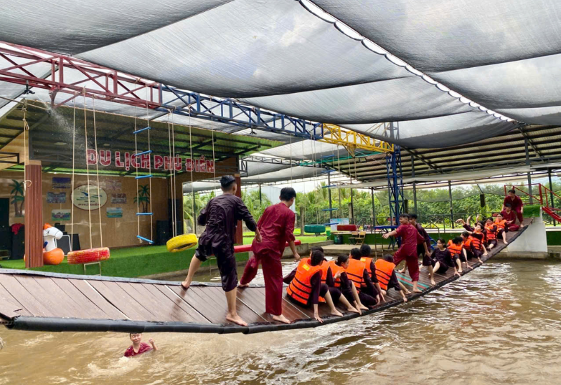 Trò chơi dưới nước giải nhiệt mùa hè