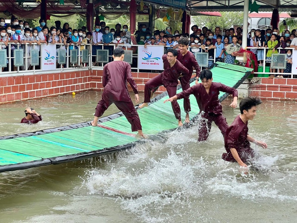 Trải Nghiệm Khu Trò Chơi Dân Gian Độc Đáo Tại Phú Điền